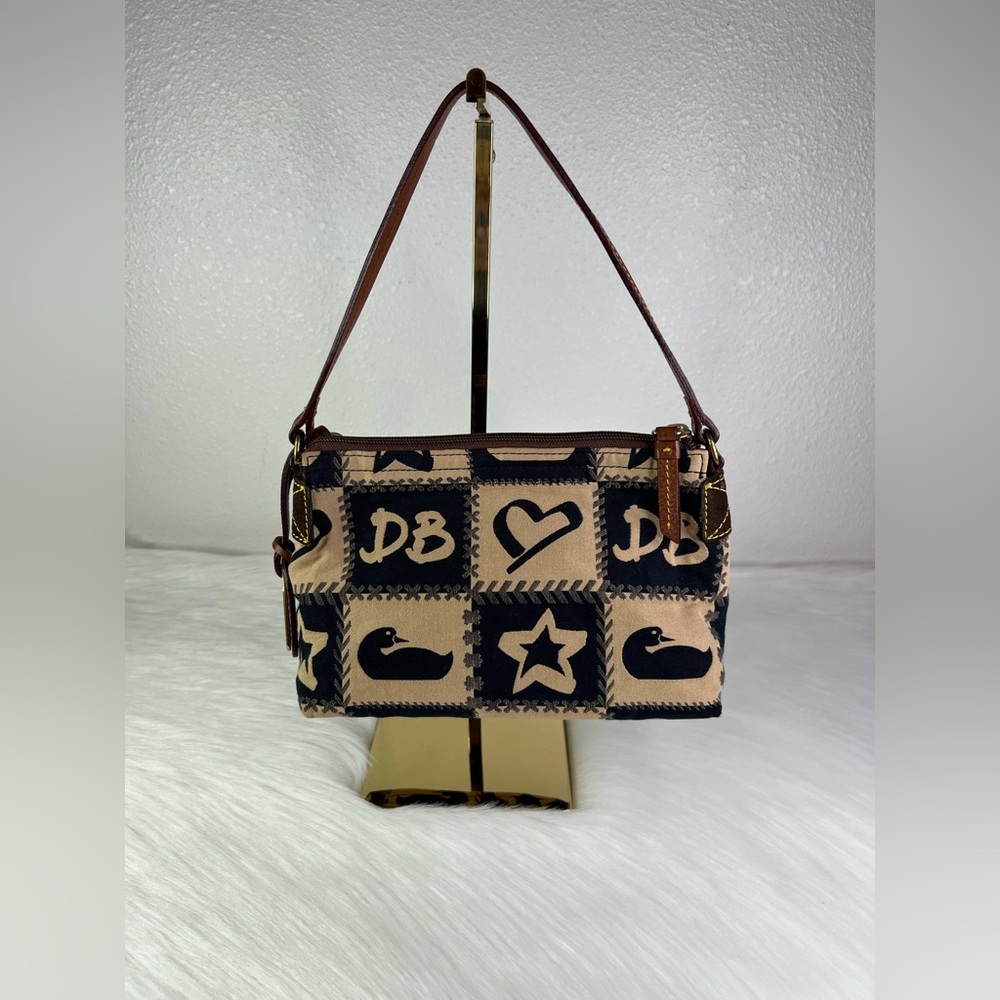 Dooney and Bourke hand bag